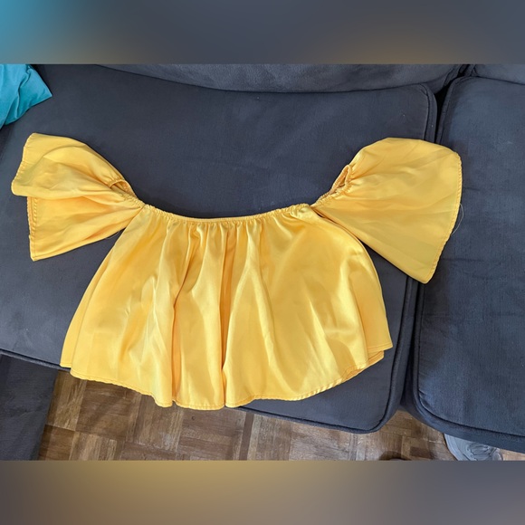 Yellow Off-Shoulder Top - Picture 4 of 5